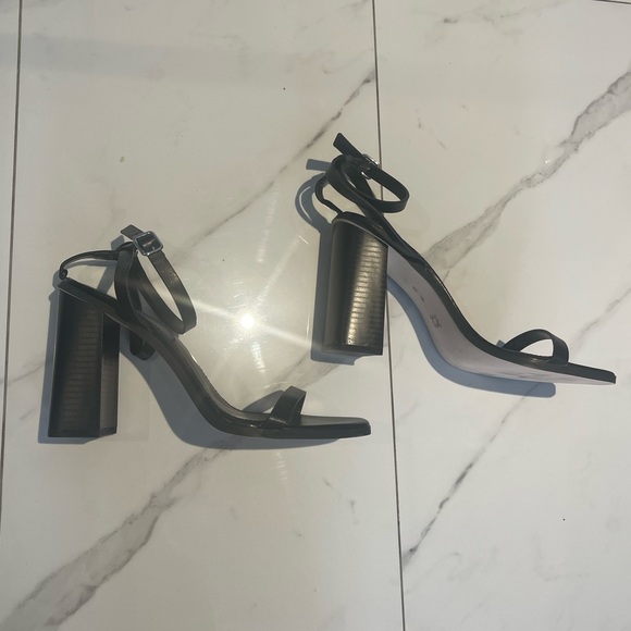 BCBGeneration High Heels in Black Color Size 9 - Picture 7 of 8